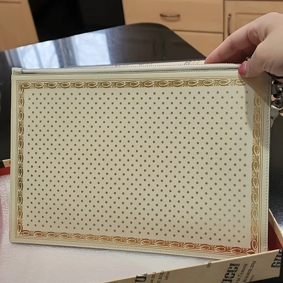 Gucci "Guccy" ivory clutch/wristlet - Picture 2 of 5
